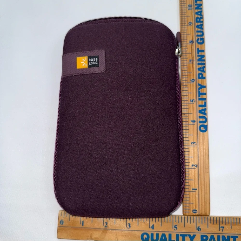 Case logic Purple Tablet Sleeve 8x5 tablet‎ like new